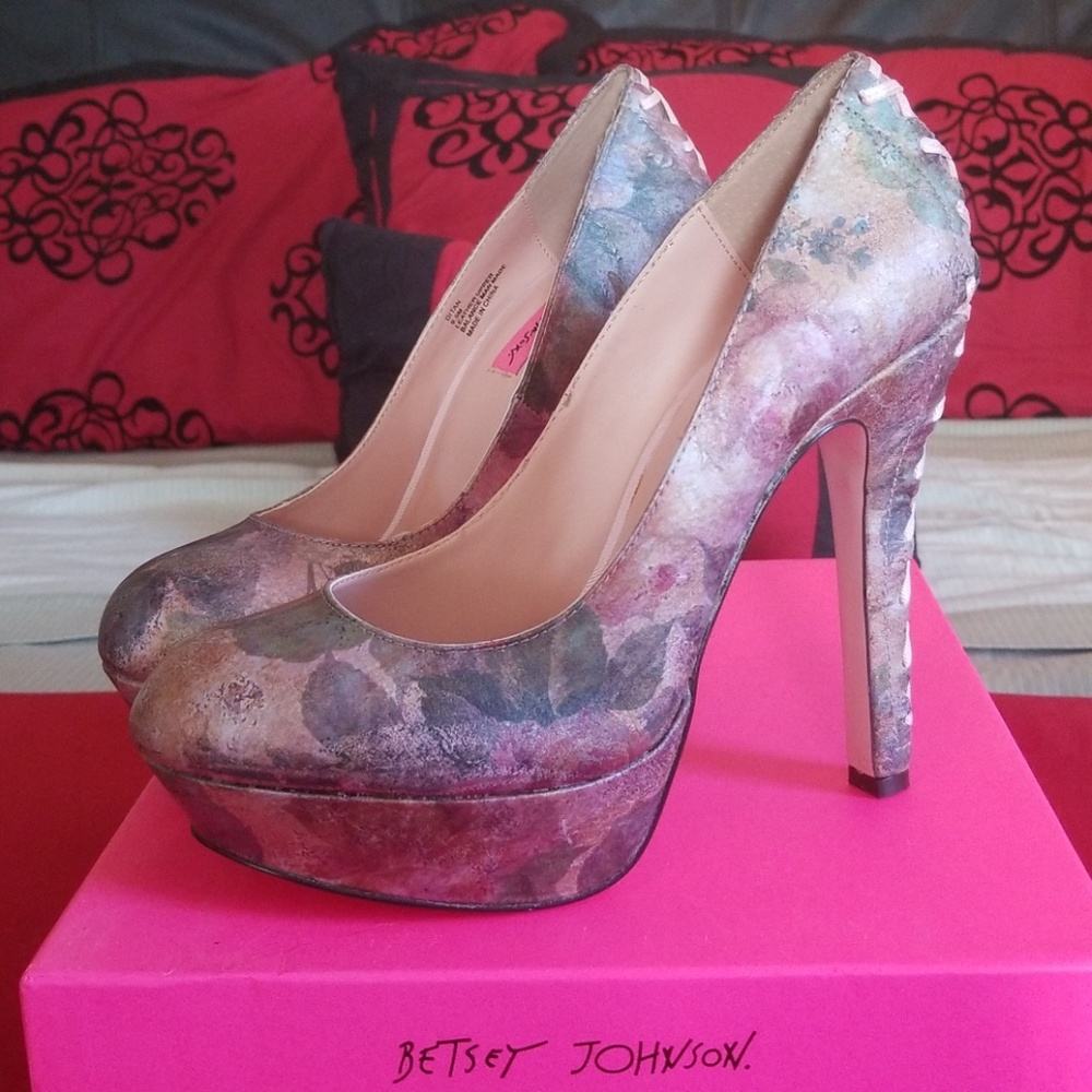 Betsey Johnson pumps